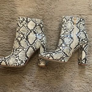 Pretty Little Thing Faux-Snakeskin booties